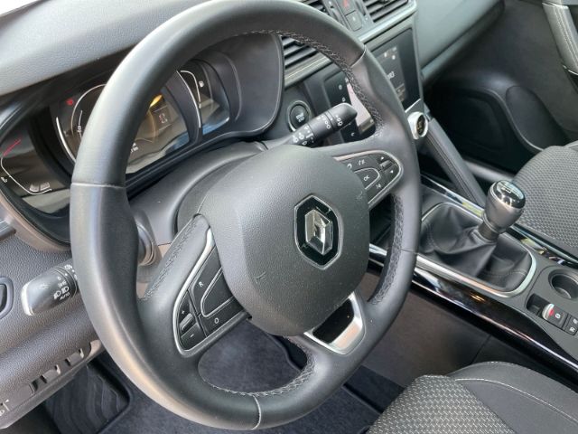 Fahrzeugabbildung Renault Kadjar 1.3 TCe 140 Zen, Navi, Tempomat, Sitzheiz