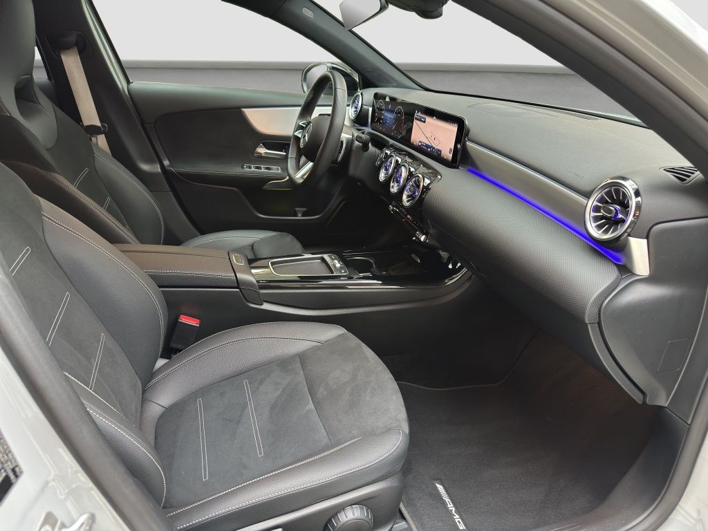Fahrzeugabbildung Mercedes-Benz A 200 Kompaktlimousine AMG LIne, Night Paket*LED
