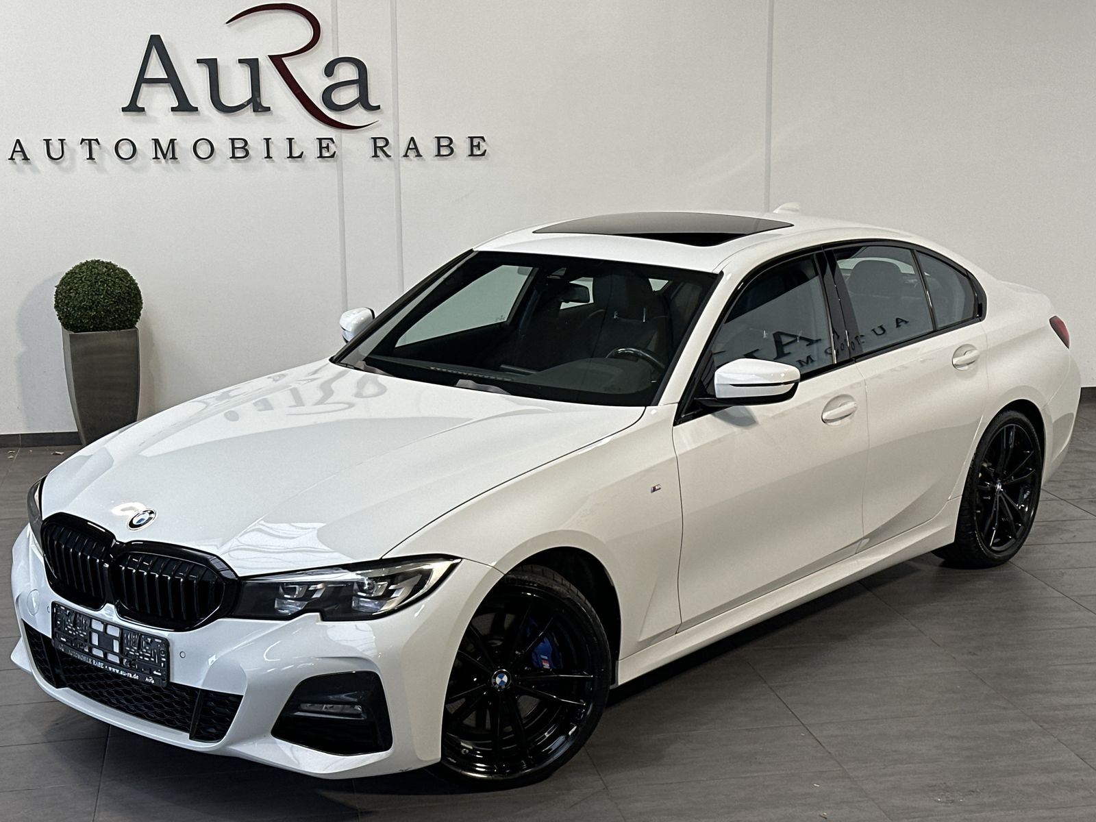 Fahrzeugabbildung BMW 330i Limousine M-Sport NAV+LED+PANO+LIVE-COCKPIT