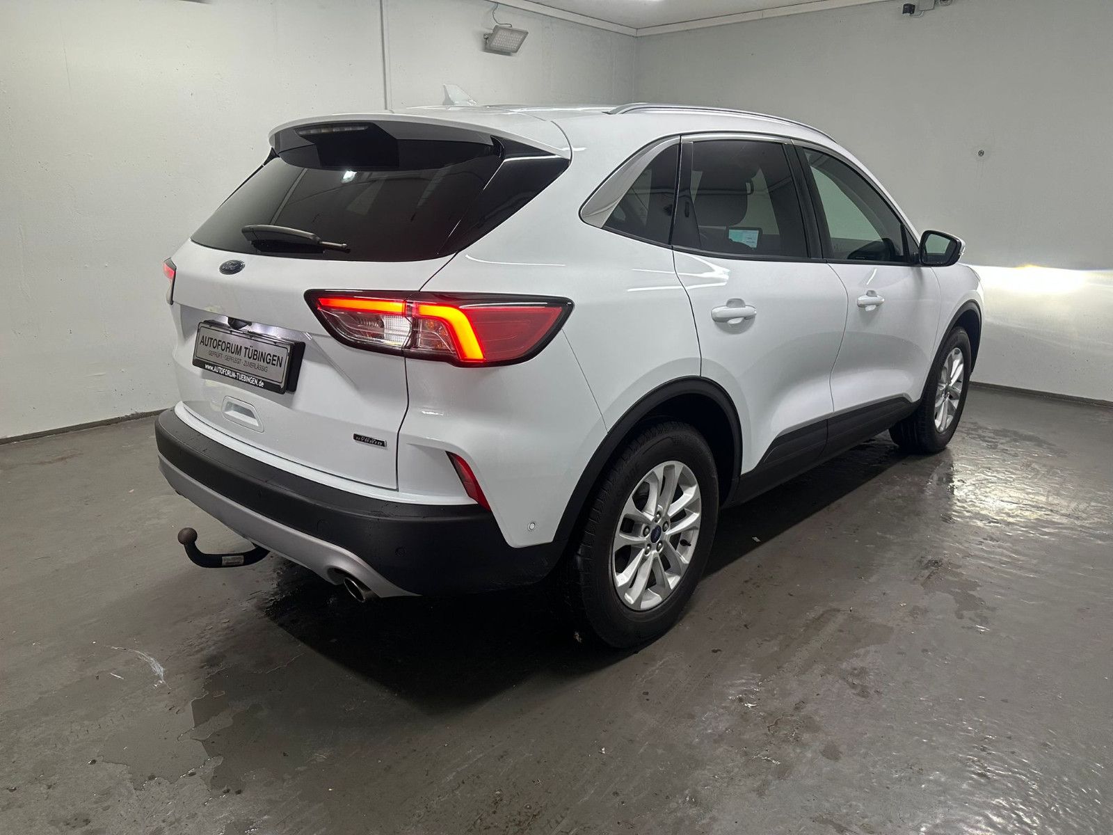 Fahrzeugabbildung Ford Kuga 2,5 Hybrid Titanium *NAVI*KLIMA*SH*360