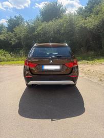 2010 BMW X1 照片 2
