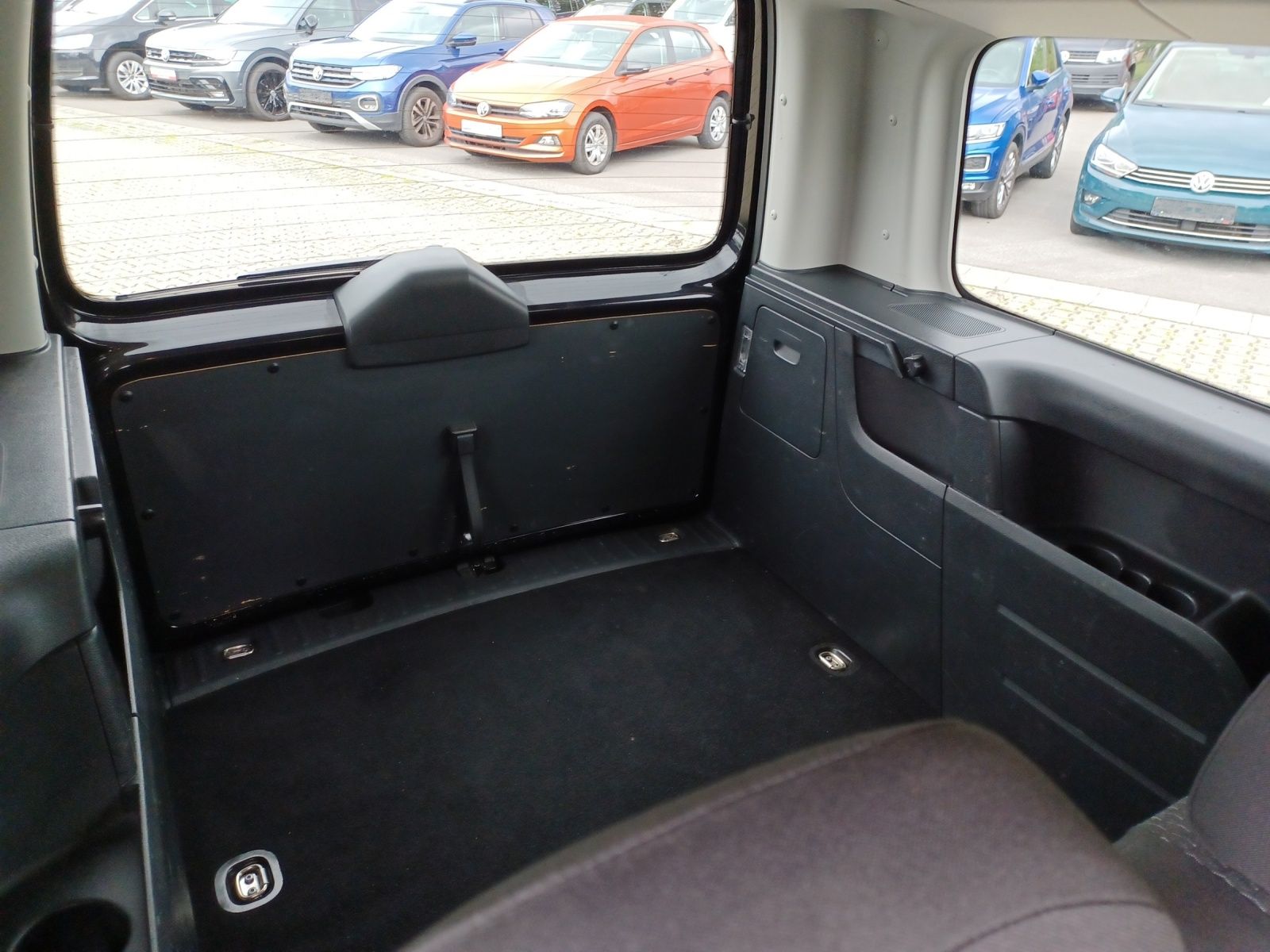 Fahrzeugabbildung Volkswagen Caddy Maxi TDI Trendline Klima GRA PDC