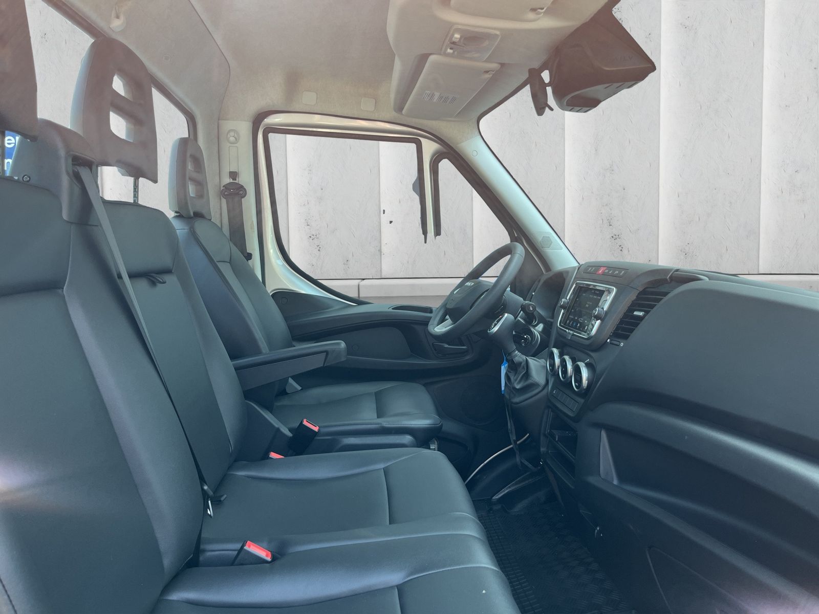 Fahrzeugabbildung Iveco Daily 35C21 210PS*Automatik*AHK*3500KG*Navi*Temp