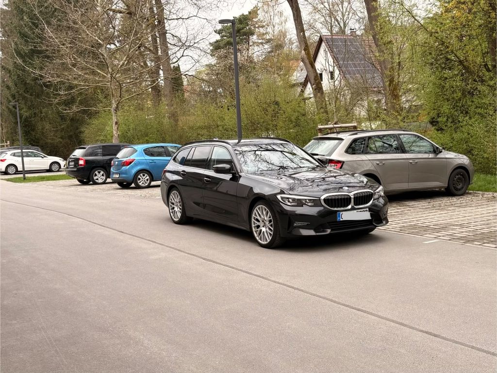Image of BMW 320
