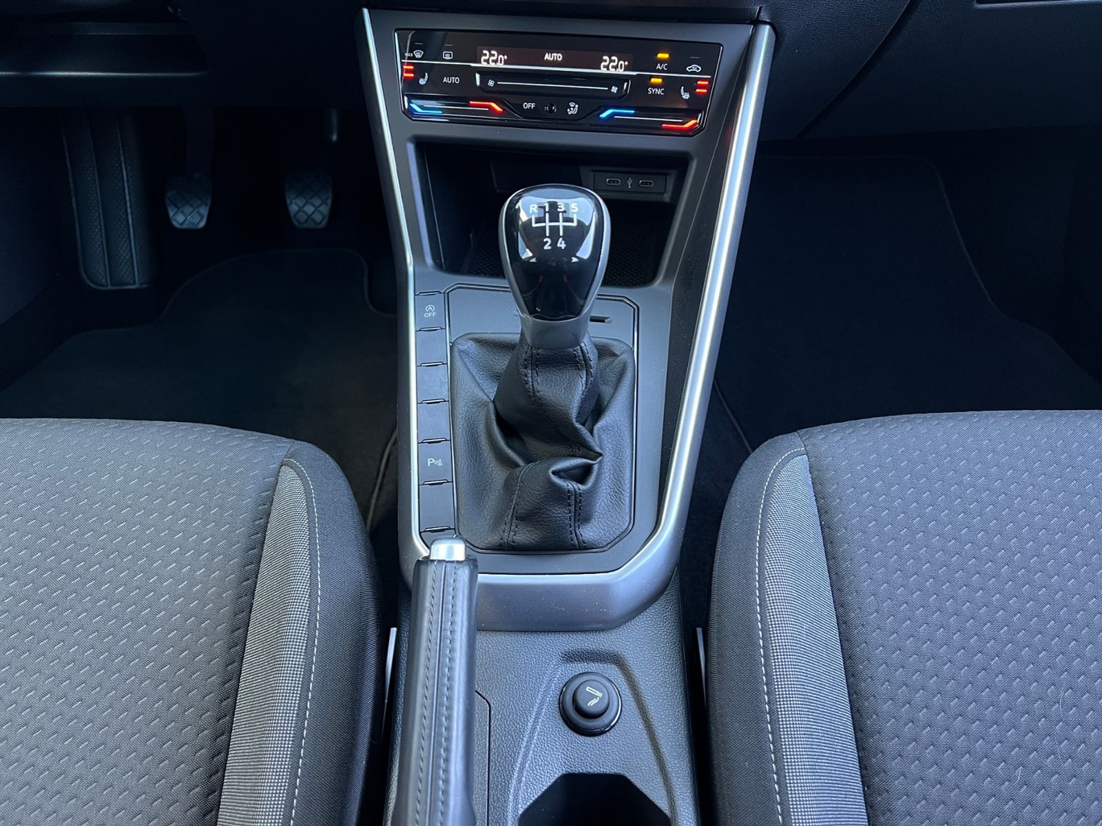 Fahrzeugabbildung Volkswagen Polo 1.0 TSI Life *AppConnect, Sitzheizung, ACC*