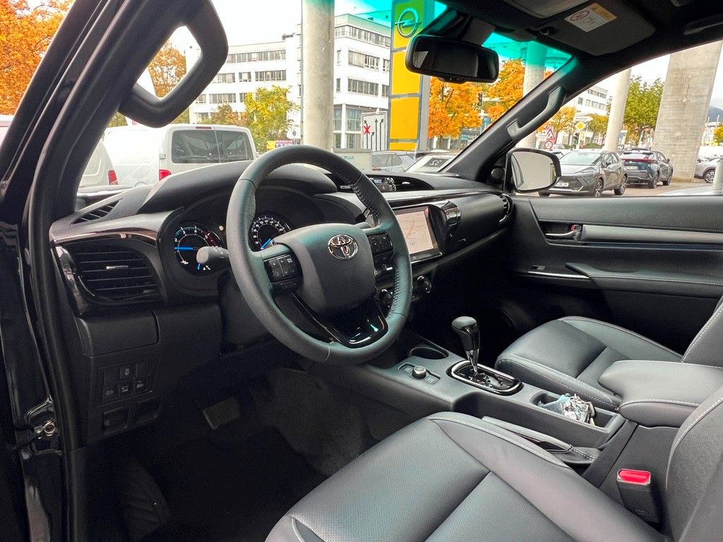 Fahrzeugabbildung Toyota Hilux Double Cab 2.8 D Invincible 4x4 NAVI 360°