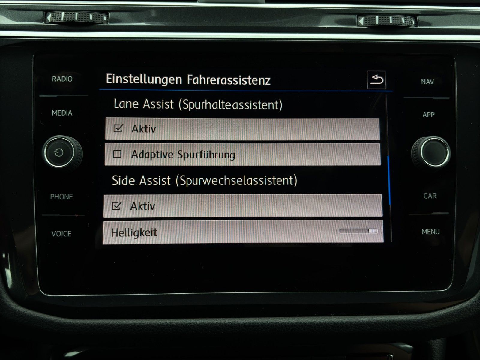 Fahrzeugabbildung Volkswagen Tiguan R-Line 4Motion*Sportauspuff*Dig.Cock*AHK*