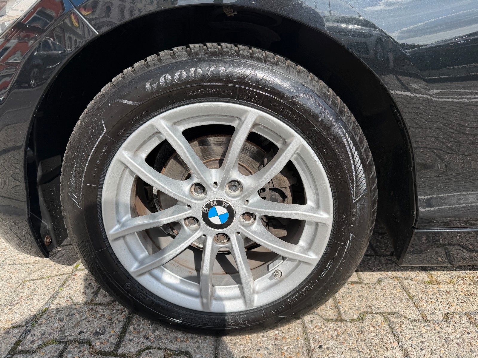 Fahrzeugabbildung BMW 118 d Sport Line AUTOMATIK NAVI BMW SCHECKHEFT