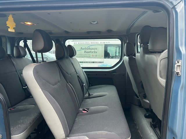 Fahrzeugabbildung Opel Vivaro 2.5 Kombi L1H1 9 Sitzer