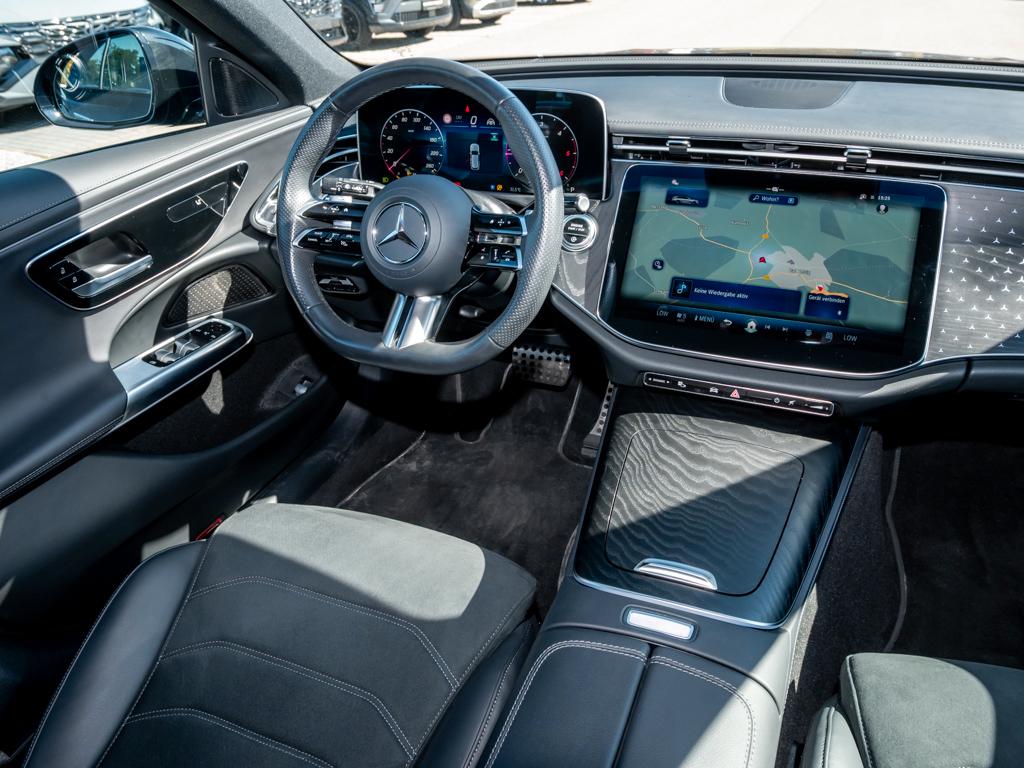 Mercedes-Benz E 220 d T AMG MBUX NIGHT KEYLESS-GO LED