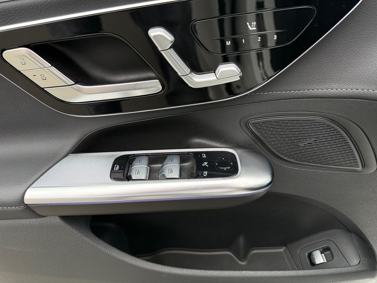 Mercedes-Benz EQE 300 Electric Art Pano Distronic Memory foto 13
