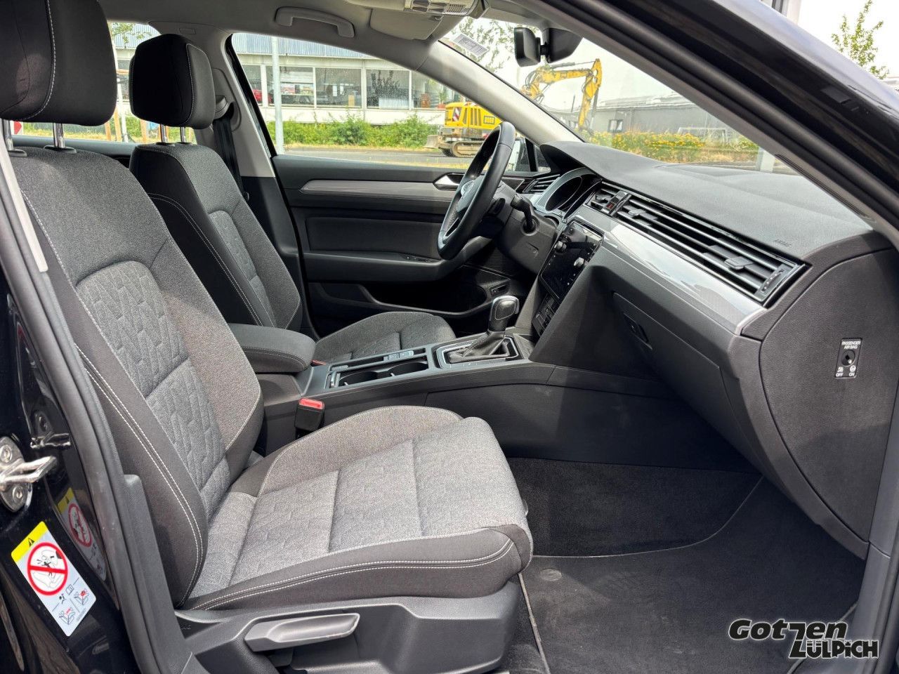 Fahrzeugabbildung Volkswagen Passat Variant Business 2,0TDI Travel Assist LED