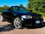 BMW 135i Cabrio - - schwarze BMW 135