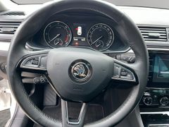 SKODA Superb Combi Premium 1. Hand|Massage|ACC|AHK|PDC