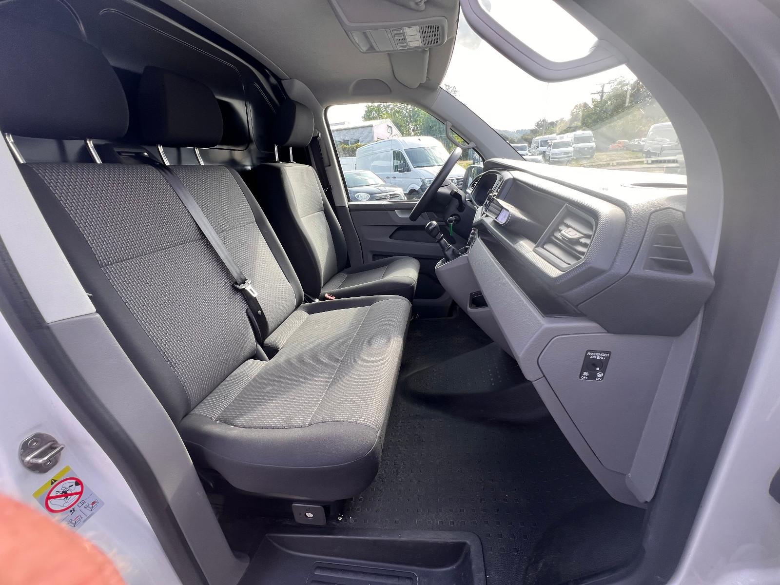 Volkswagen T6.1 Transporter Kasten FWD EcoProfi AHK SHZ PDC