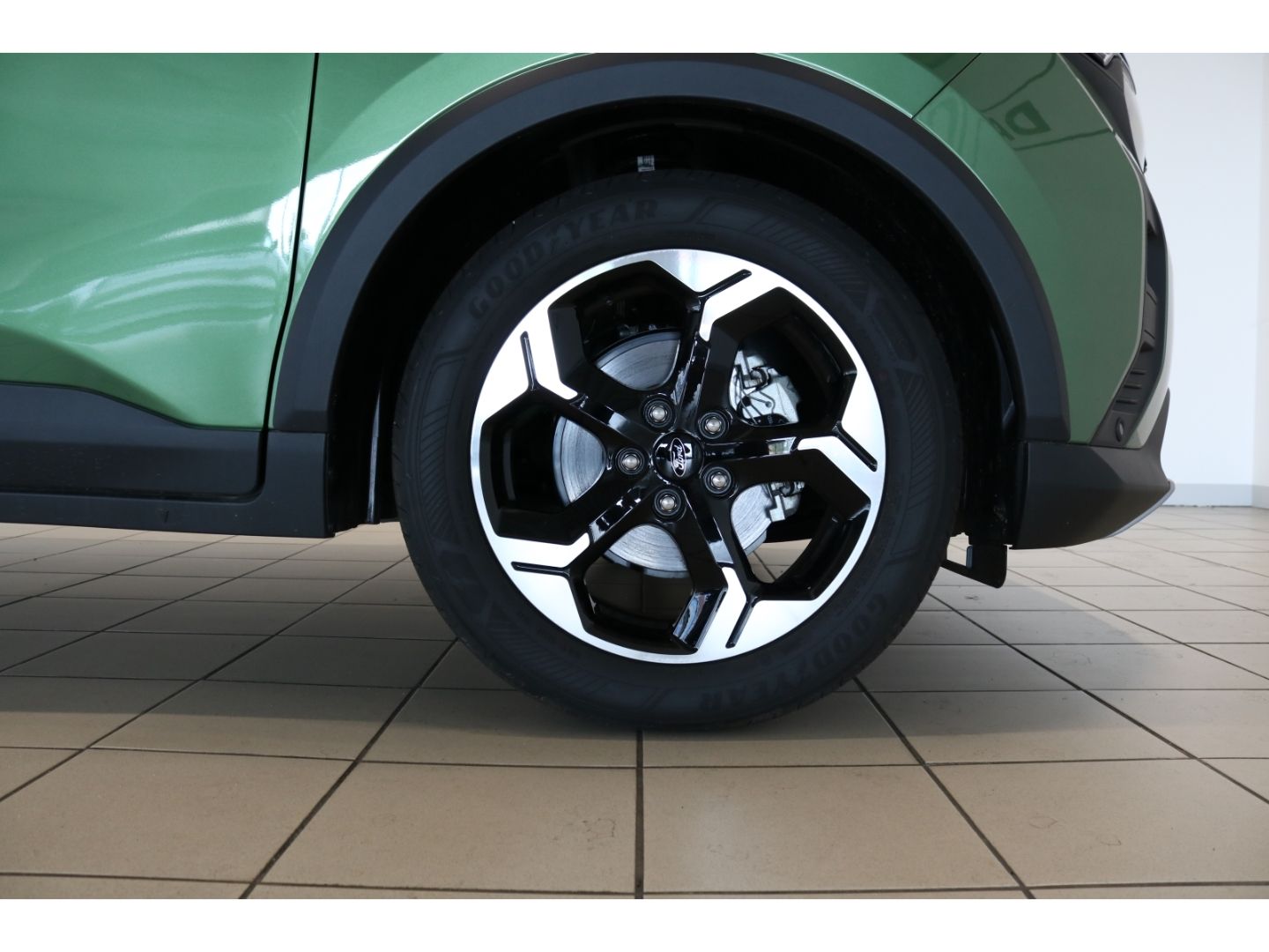 Fahrzeugabbildung Ford Tourneo Courier Active AUTOMATIK,