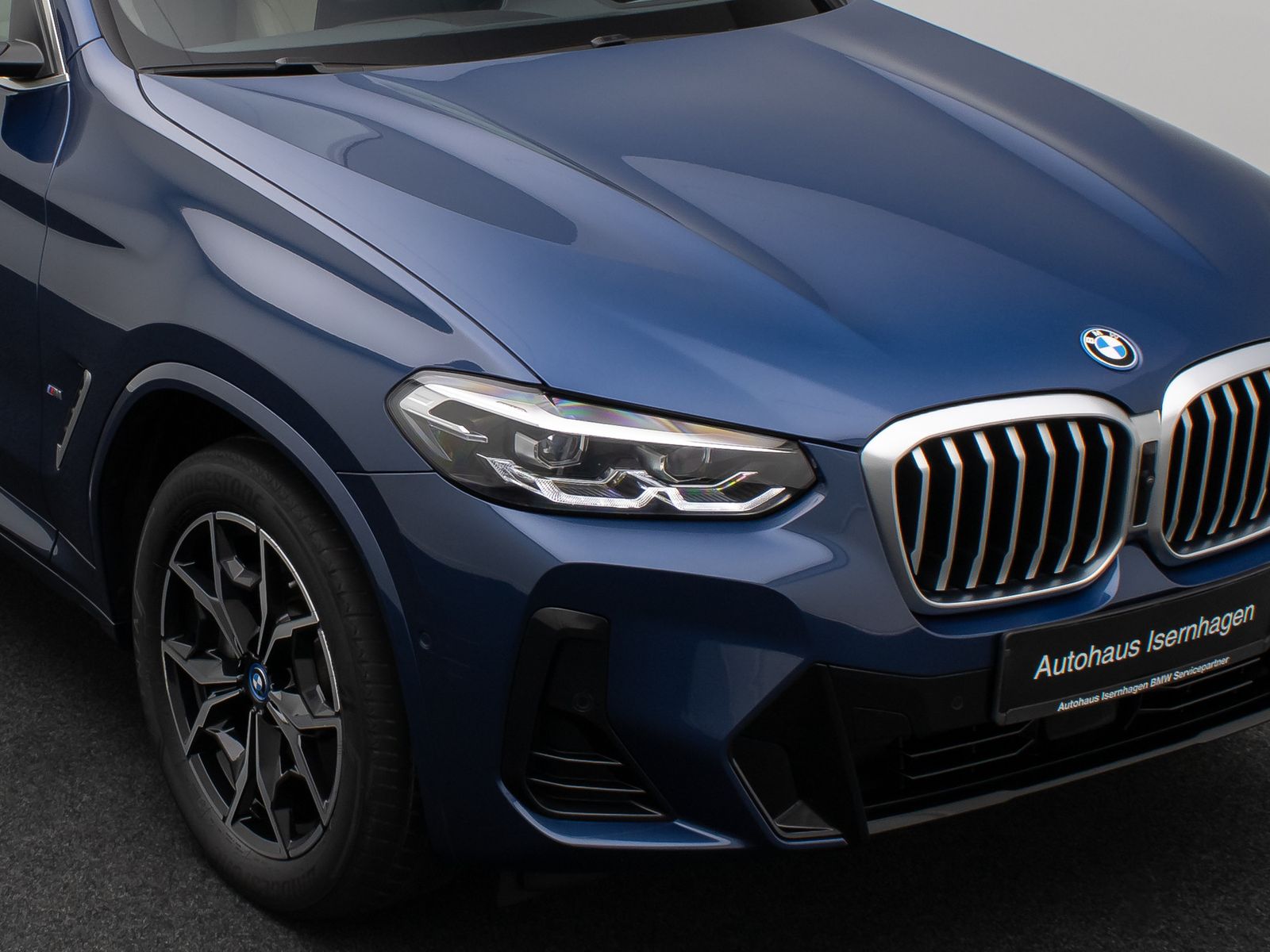 Fahrzeugabbildung BMW X3 xD30e M Sport HiFi 360&deg;HUD DAB Komfort 19Zoll