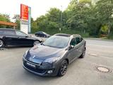 Renault Megane Grandtour Bose Edition 2.0 CVT KAMERA SHZ - Renault: Cv