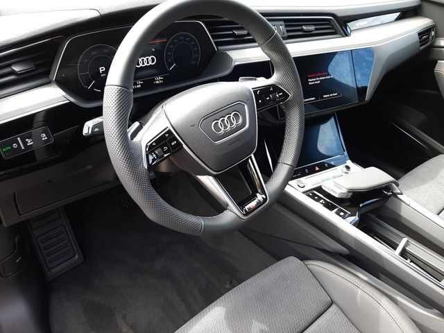 Fahrzeugabbildung Audi e-tron Sportback 55 S line black edition Matrix