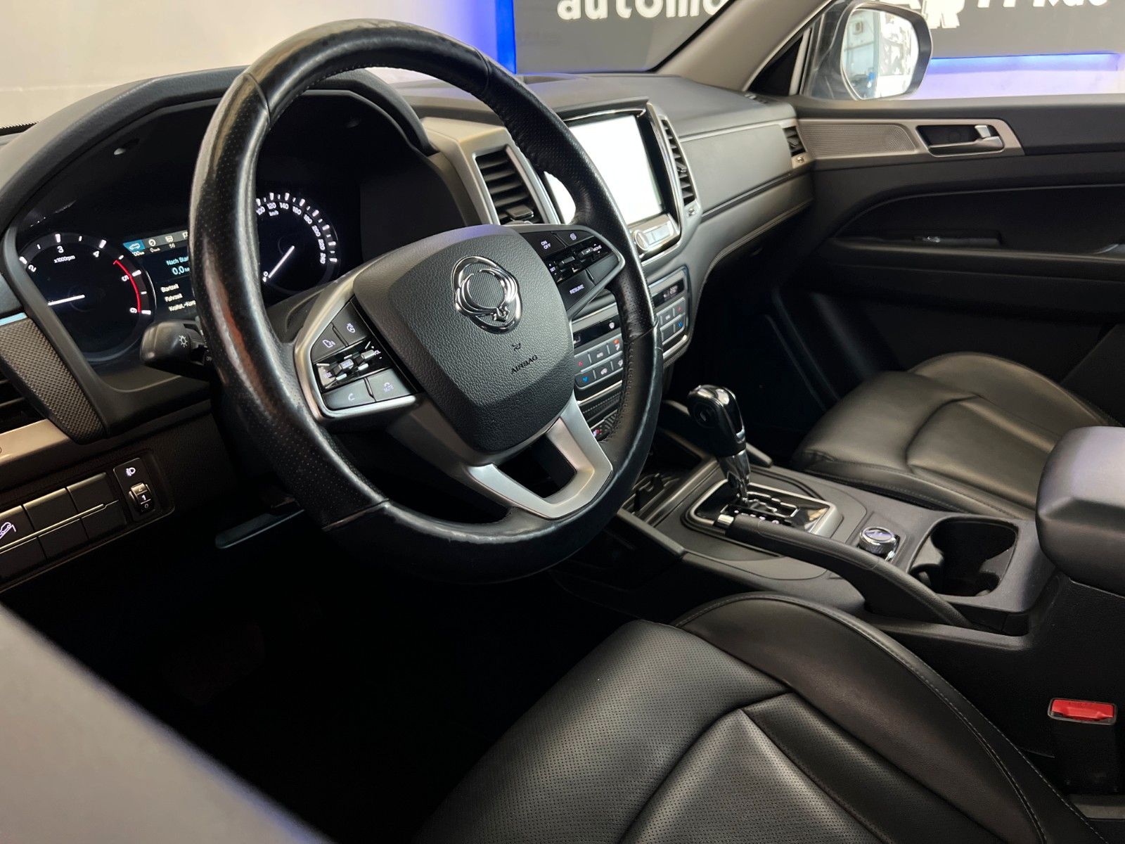 Fahrzeugabbildung Ssangyong MUSSO Sapphire 4WD AT  *AHK*Leder*Kamera*Hardtop