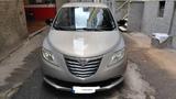 Lancia Ypsilon 0.9 TwinAir 85 CV 5 porte S&S Pla - silberne Lancia Ypsilon