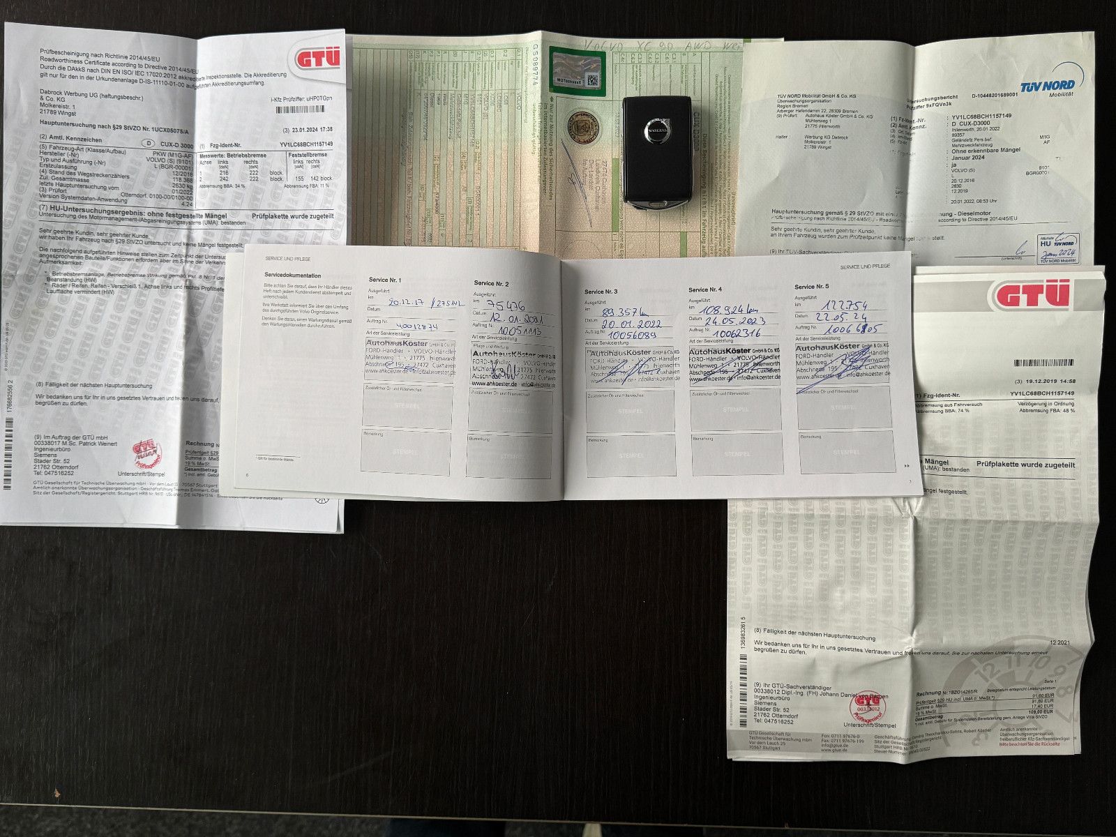 Fahrzeugabbildung Volvo XC90 INSCRIPTION AWD PANO HUD SITZKLIMA MEMORY