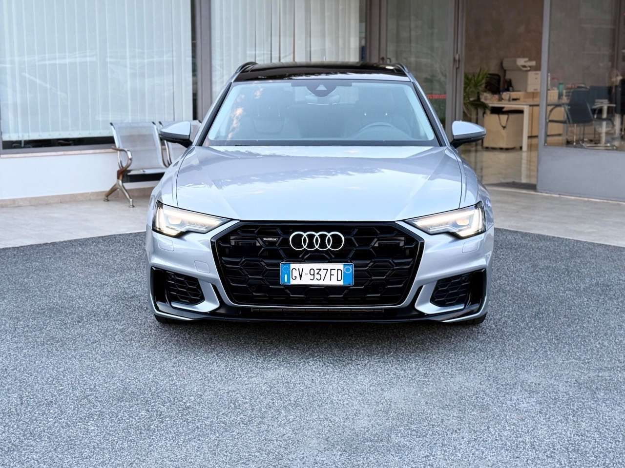 Audi A6 55 2.0 TFSI-e S line 367CV Quattro S-tro imagem 2