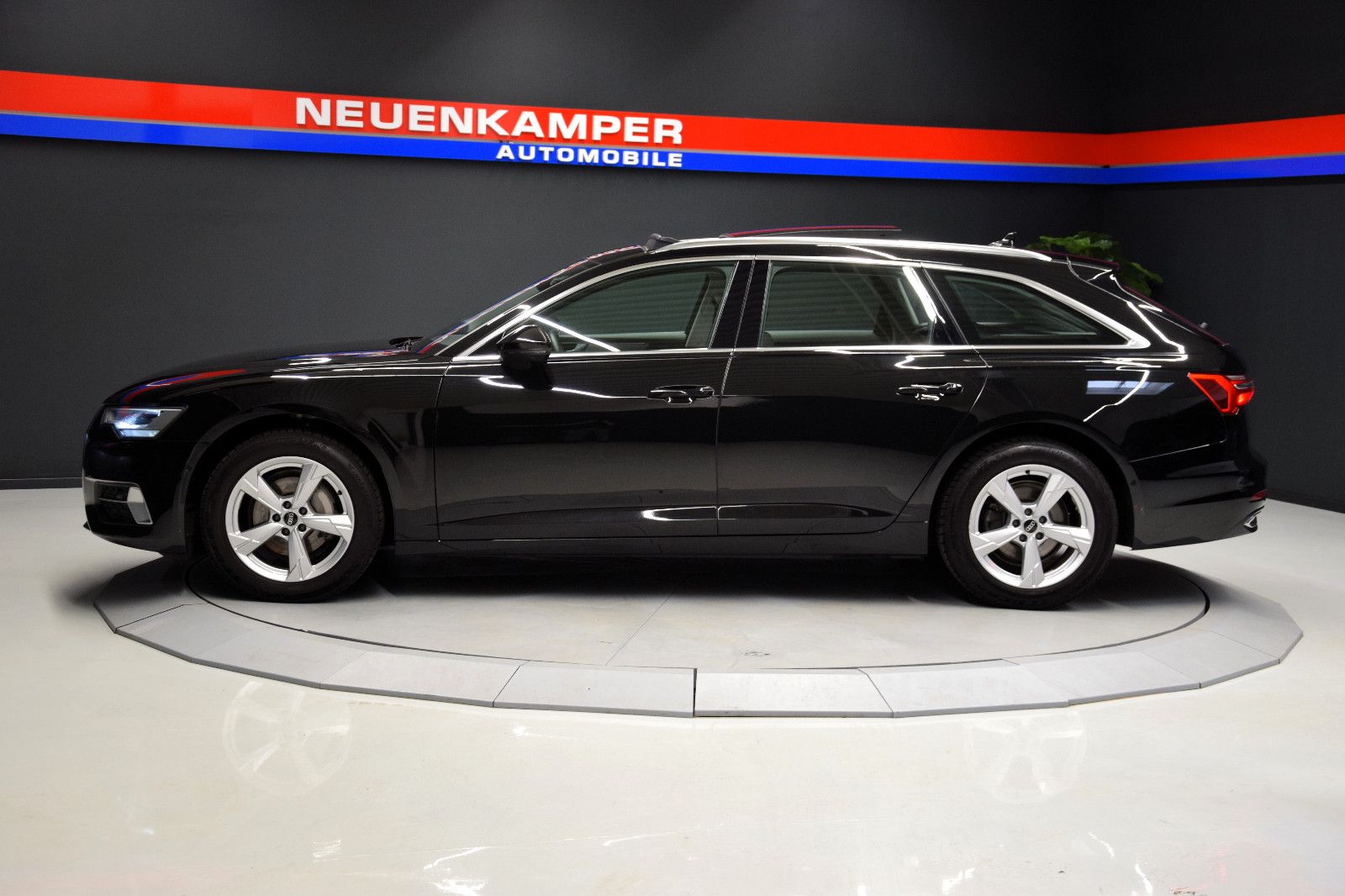 Fahrzeugabbildung Audi A6 Avant 40 TDI sport Pano ACC LED Sitzheiz DSP