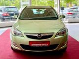 Opel Astra J 1.4 Sports Tourer Design Edition - Opel Astra aus 2011: Sports Tourer