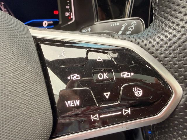 Fahrzeugabbildung Volkswagen T-Roc 2.0 TSI R-Line 4Motion DSG*Leder