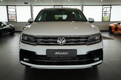 VW Tiguan Allspace 2.0 TDI Highline | R-Line | 20" VW Tiguan Allspace 2.0 TDI Highline | R-Line | 20"