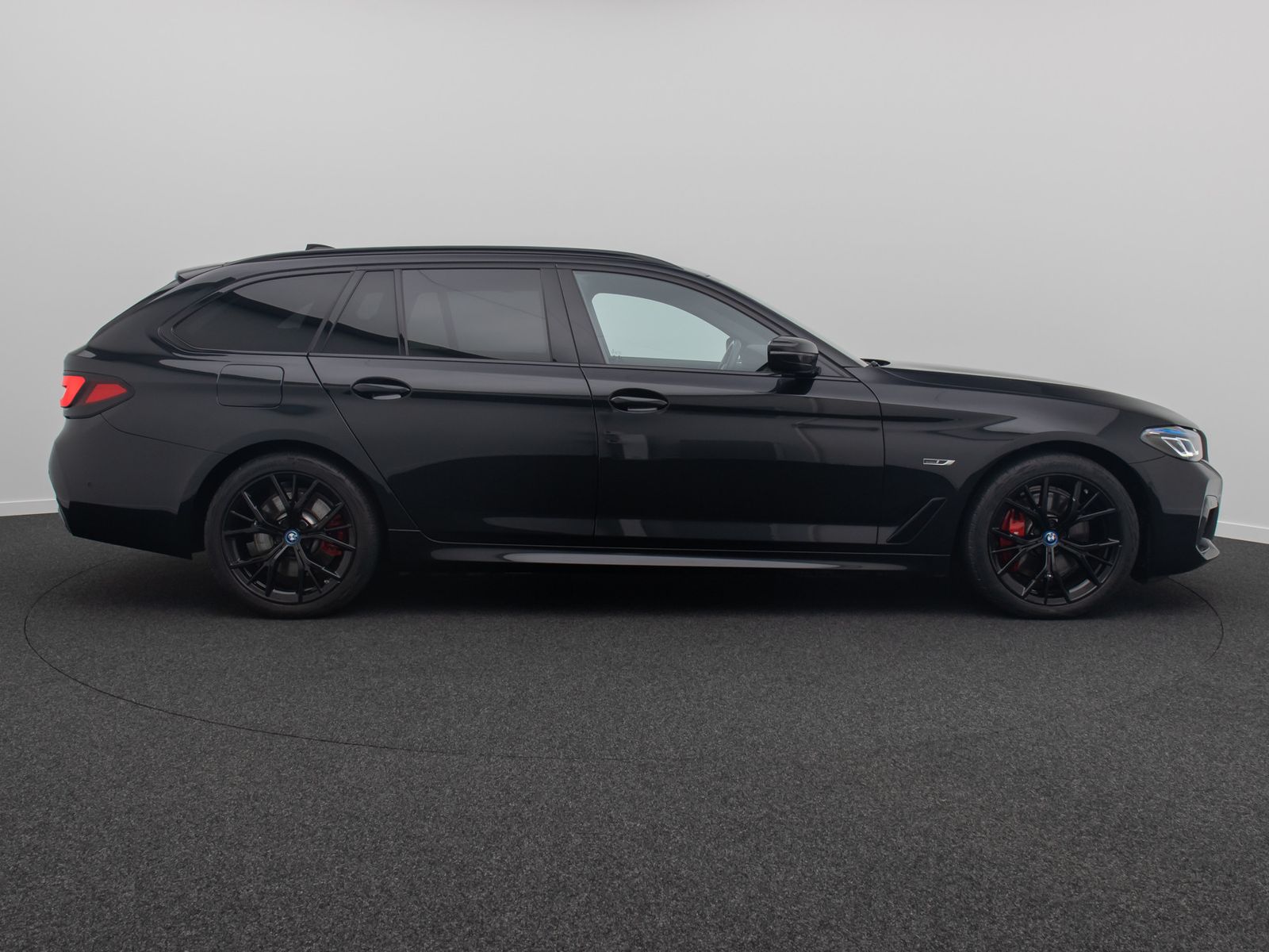 Fahrzeugabbildung BMW 530e xD M Sport HUD DAB Laser Kamera 4xKlima 19"