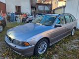 BMW 520i * Lifestyle *XENON*KLiMA*AHK*ESSD* - BMW 520 aus 2001: 520i