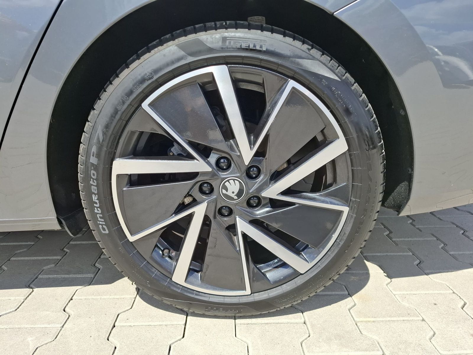 Fahrzeugabbildung SKODA Octavia 1.5 DSG Sportline PANO*MATRIX*AHK*5J.GAR