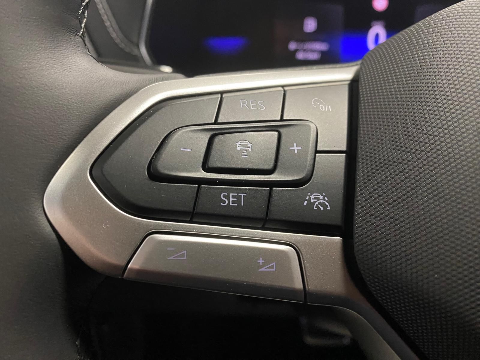 Fahrzeugabbildung Volkswagen T-Cross 1.5 TSI DSG BLACK STYLE R-Line+AHK+ACC++