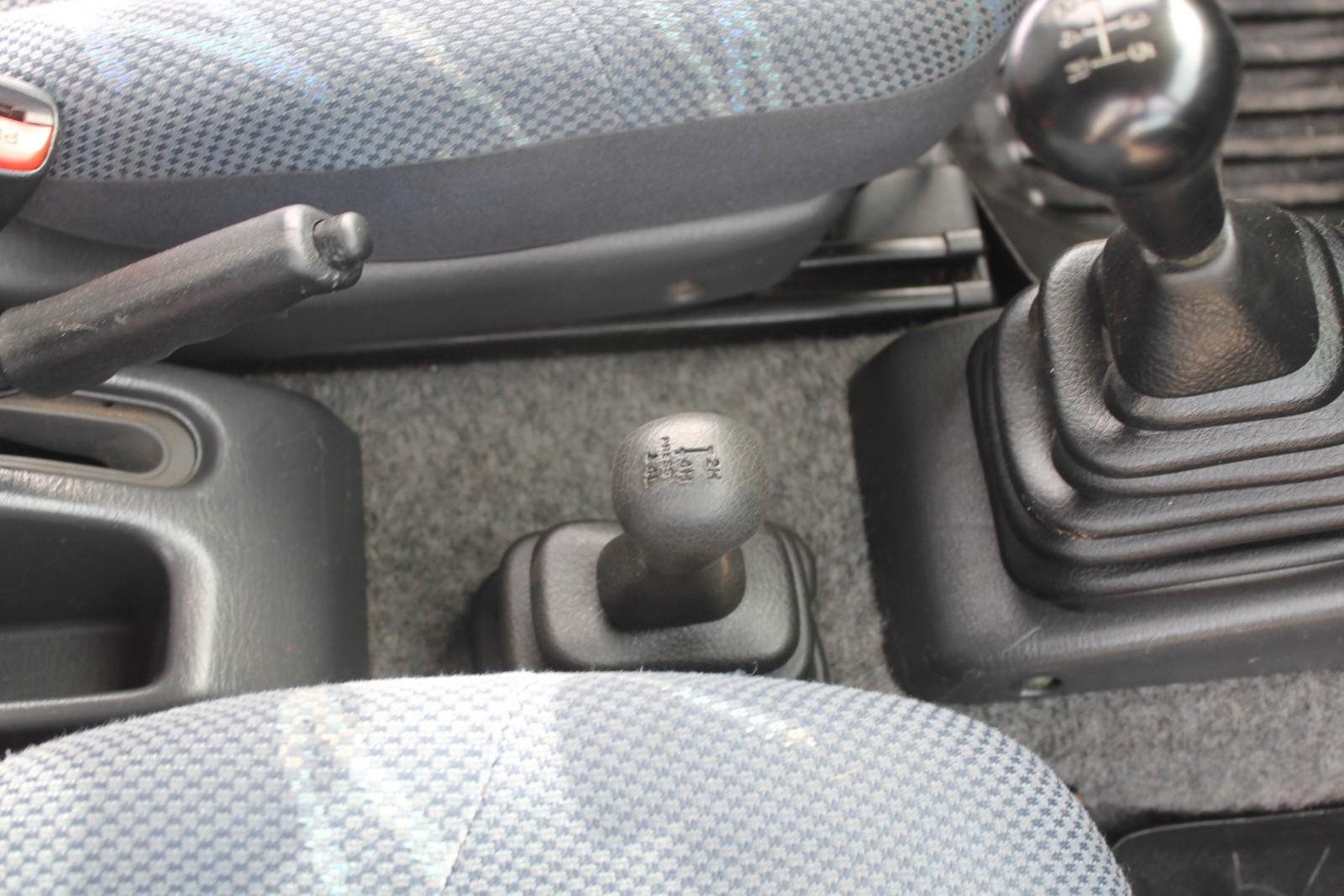 Suzuki Jimny 4x4 1.3 82ch - Climatisation - Attelage - Vitres éléctrique - Centralisé