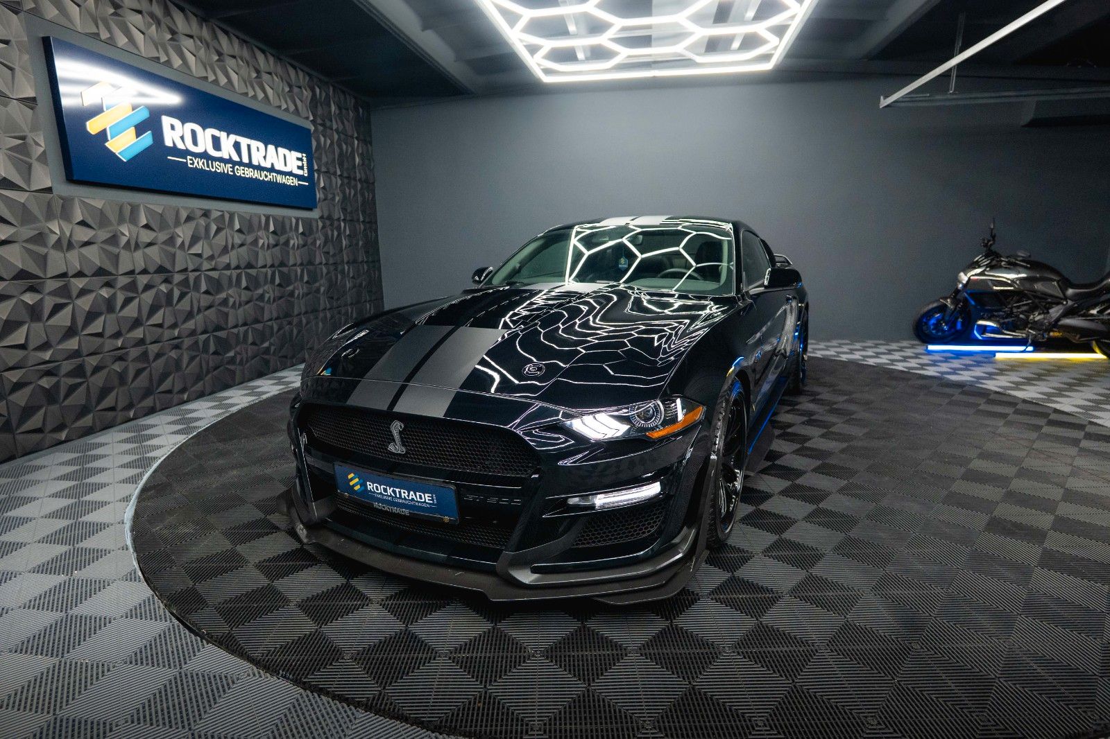 Fahrzeugabbildung Ford Mustang Shelby GT 500 5.0 V8 Performance PREMIUM