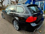 BMW 330i xDrive Touring M PAKET  LEDER NAVI - BMW 330 Kombi M 330i paket mit Benzin-Antrieb