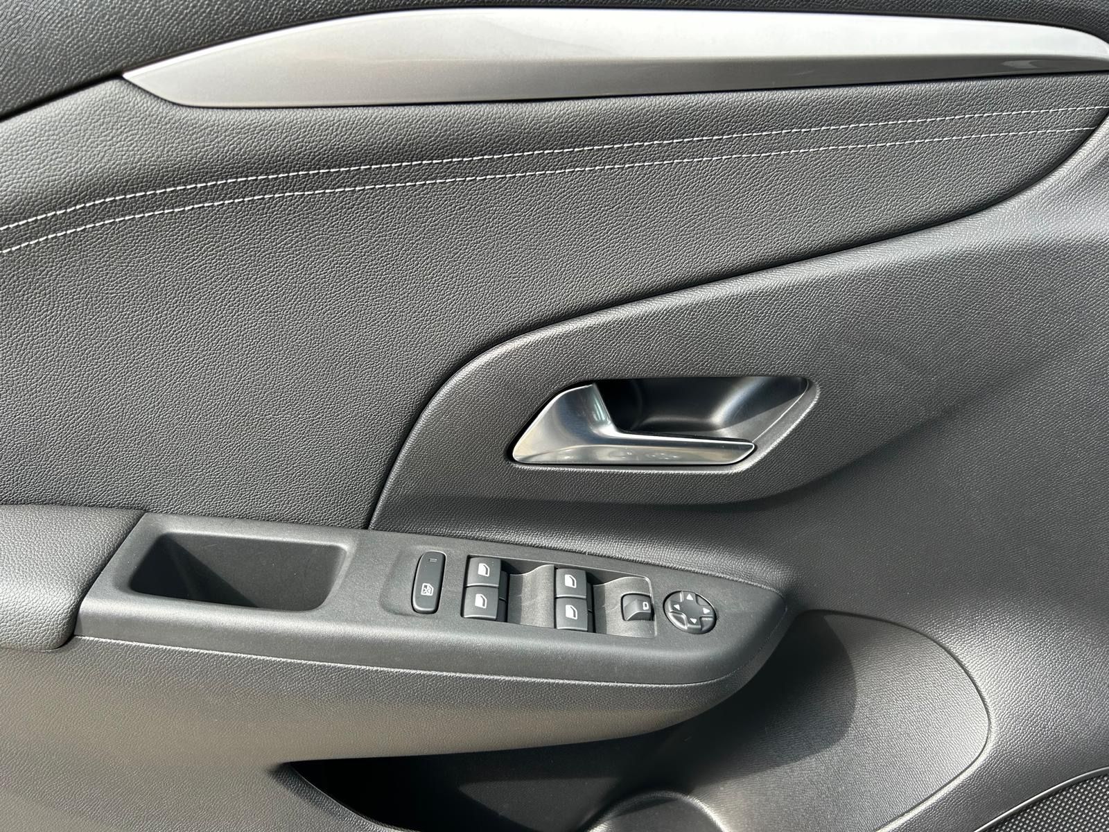 Fahrzeugabbildung Opel Corsa GS Line°50 kWh°LED°Leder°1.Hand°