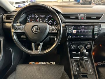 Skoda Superb Combi Style 4x4 *Shz*PDC*AHK*