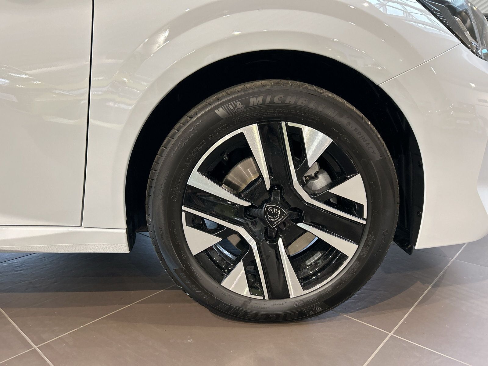 Peugeot 208 - Bild 11