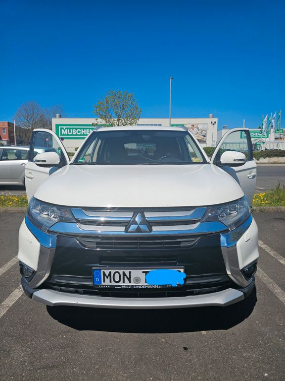 Image of Mitsubishi Outlander