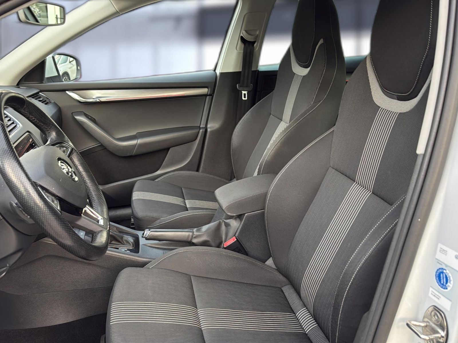 Fahrzeugabbildung SKODA Octavia Combi Style / AHK / unfallfrei / Top !!