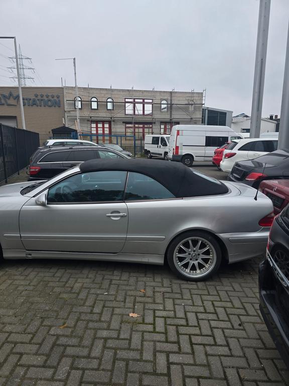 Mercedes-Benz CLK 230