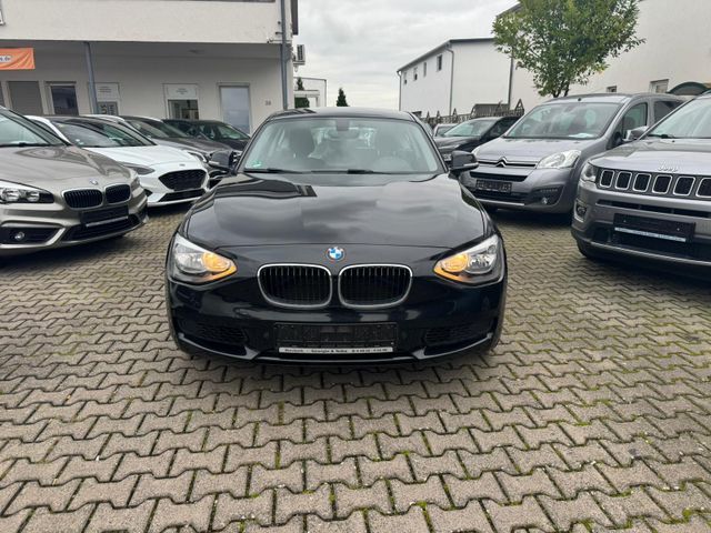 BMW 118i Sport Line Automatik-Navigation