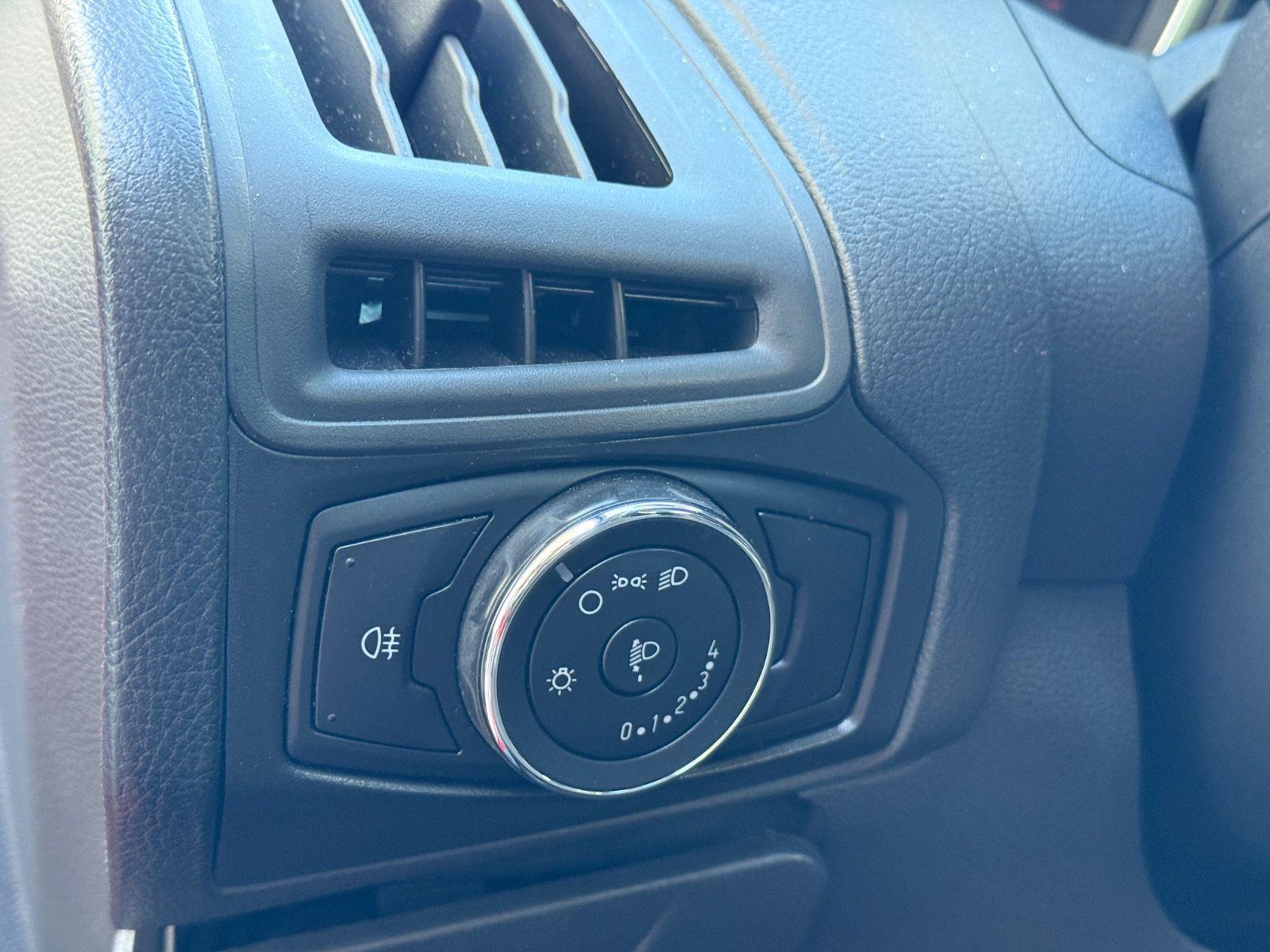 Ford Focus 2013 — фото 11