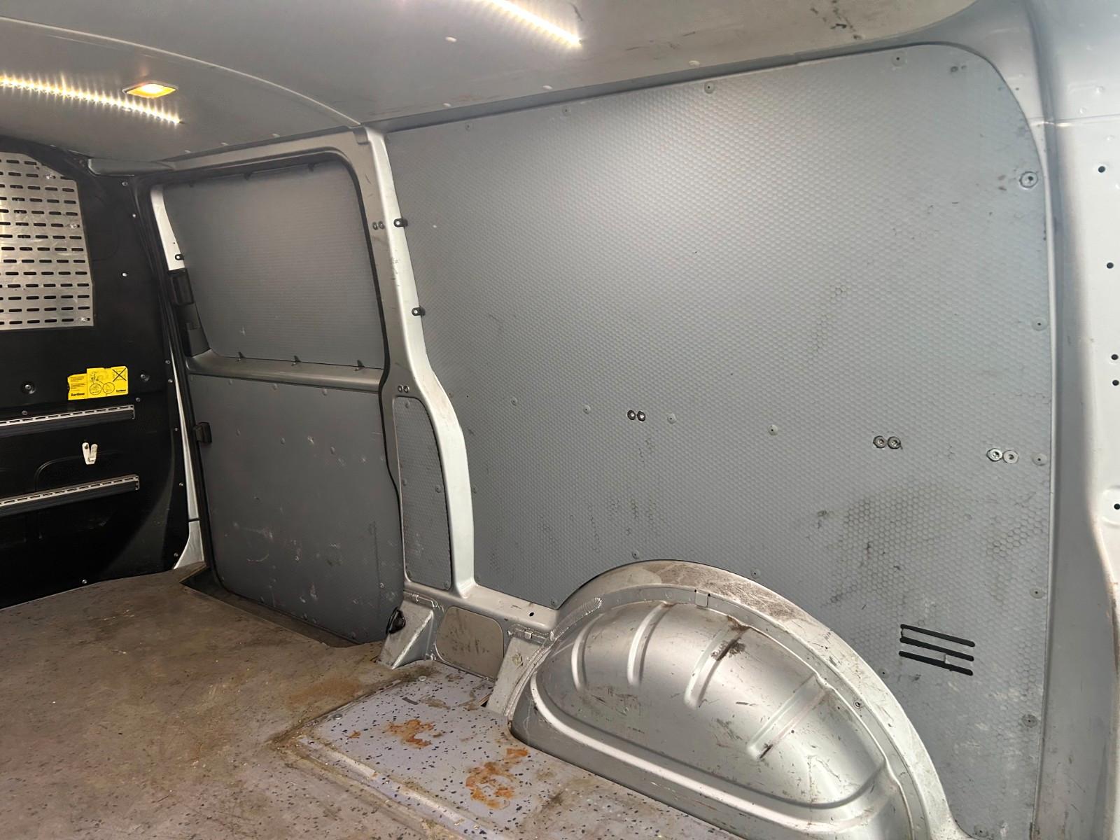 Volkswagen T6 2.0 TDI Transporter Kastenwagen lang
