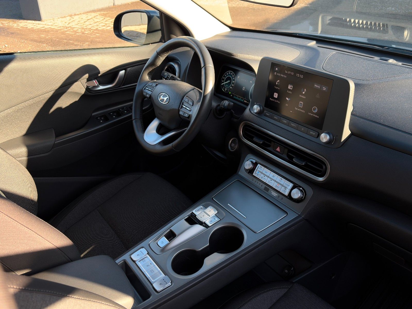 Fahrzeugabbildung Hyundai KONA Elektro SHZ LHZ ACC LKA PDC CAM LFA CarPlay