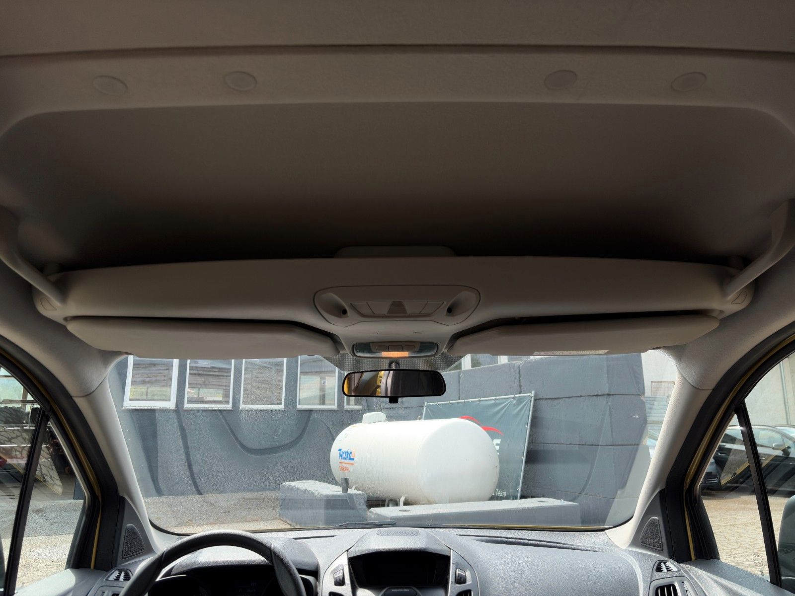 Fahrzeugabbildung Ford Tourneo Connect 1.0 EB Trend Klima Zahnr. neu