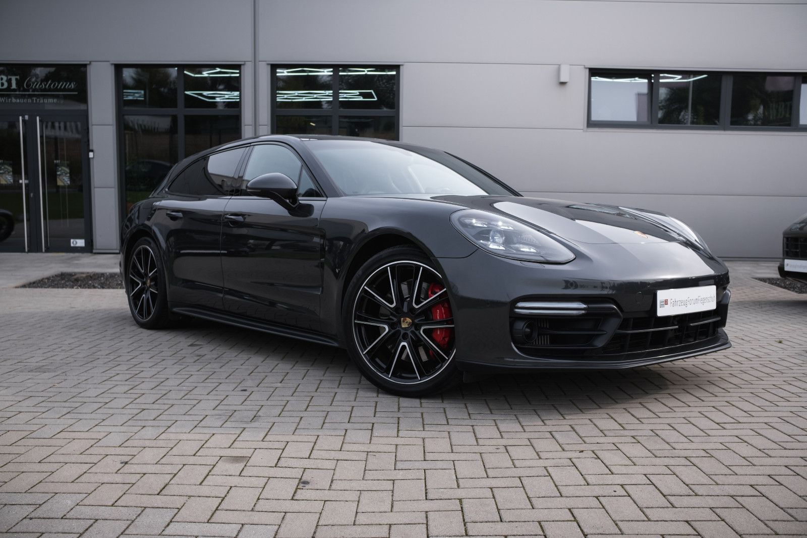 Fahrzeugabbildung Porsche Panamera Sport Turismo GTS-BOSE-Approved